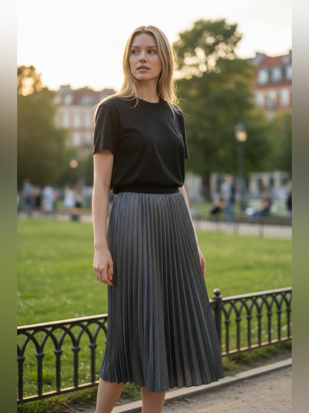 🫶🏻 Worthington Metallic Gray Pleated Skirt